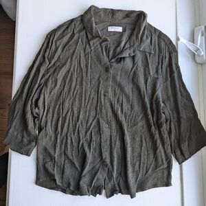 Aritzia 3/4 length sleeve button up